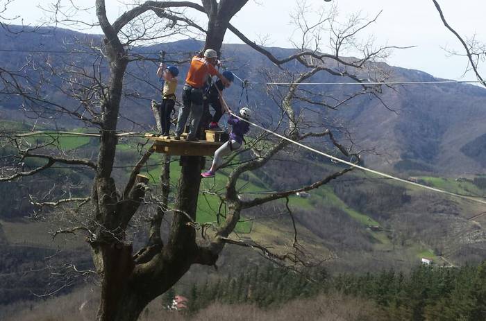 Zuhaitz parke berria estreinatu dute Arantzako Aterpekoek