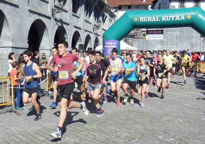 Aitor Mimenza bizkaitarrak hirugarren aldiz irabazi du Leitzako Herri Krosa