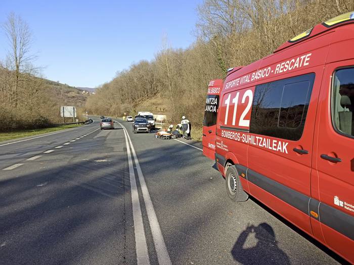 Helikopteroan eraman dute ospitalera Zozaiatik hurbil gertatu den istripuko auto gidaria