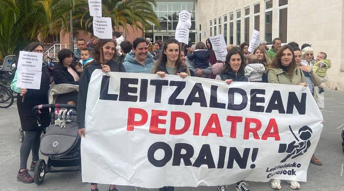Iruñera ailegatu dira Leitzaldean pediatra orain jartzeko eskaerak