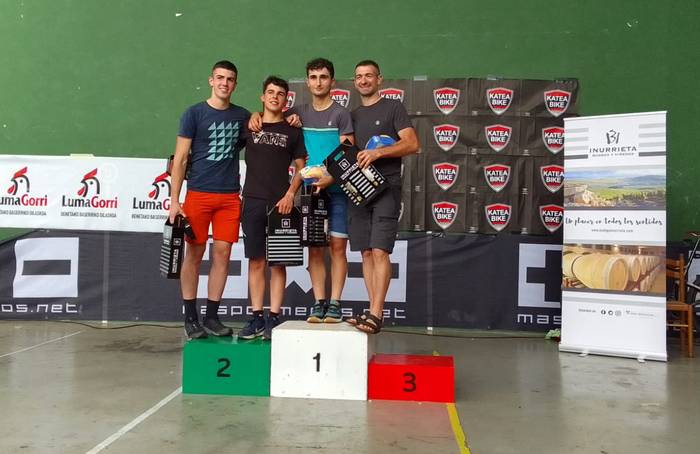 Sunbillako Koldo Herrera eta Arantzako Dani Iparragirre dira Euskal Herriko Mendi Duatloi Zirkuituko liderrak