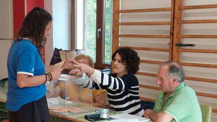Arantzan, Areson, Urrozen eta Zubietan Aulki Zuriak izeneko estatu mailako taldeak zerrendak aurkeztu ditu
