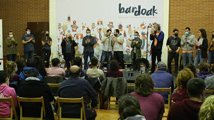 Bardoak Nafarroako taldekako bertso lehiaketa finala hizpide