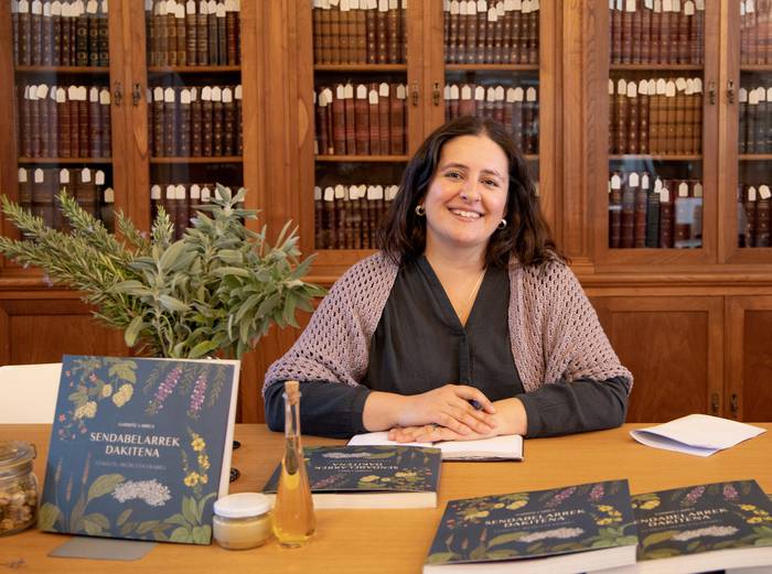 'Sendabelarrek dakitena' liburua aurkeztuko du Garbiñe Larreak urriaren 7an Arizkunenean