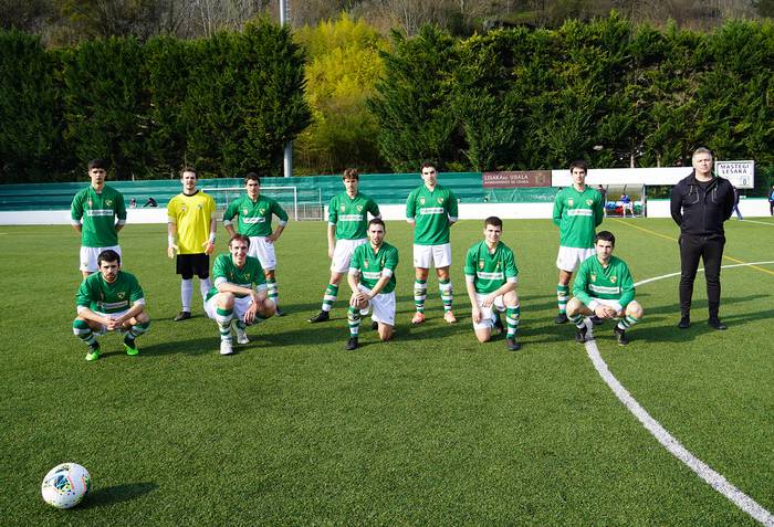 Beti Gazteko futbol talde nagusia zazpi gol eginez bueltatu da urtebete beranduago Mastegira