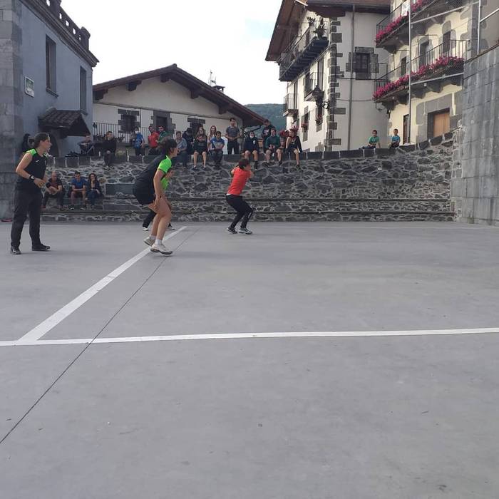Bertan behera geratu da gaur Leitzan jokatzekoa zen Plazaz-Plaza txapelketako partidua