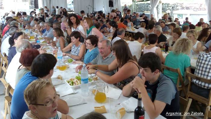 Aranoko festak bertan behera utzi dituzte