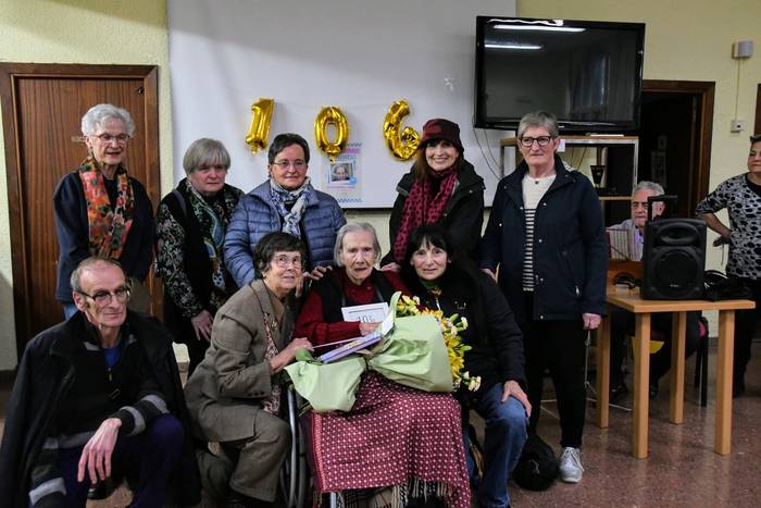 106 urte bete ditu Anuntxi Duhalde erratzuarrak