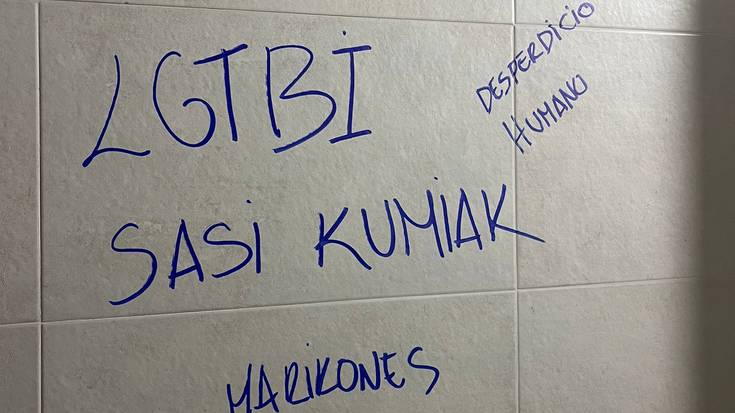 Asteburuan Arizkunen agertutako pintaketak salatzeko agerraldia eginen dute arratsaldean herrian
