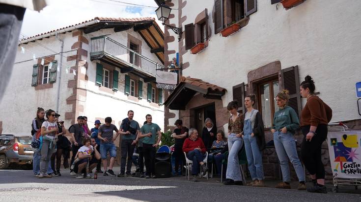 [ARGAZKIAK]: Giro ederra Baztandik Independentziara! egunean Erratzun