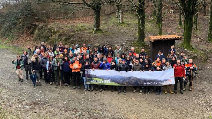 Urumeako Mendiak Bizirik plataforma ostegunean elkartuko da Aranon