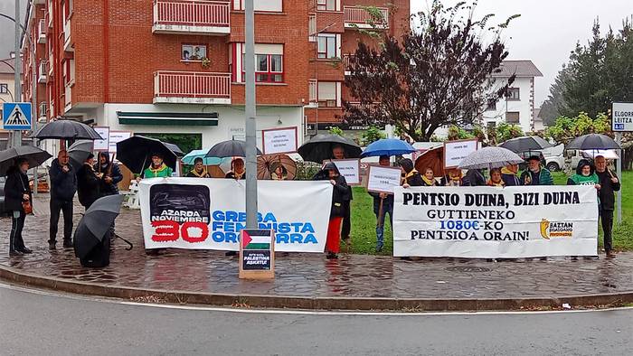 Azaroaren 30eko greba feminista orokorrarekin bat egin dute pentsiodunek