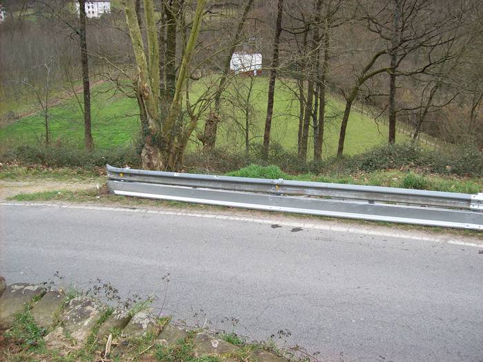 Nafarroako 22 errepidetako bazter-babesak egokituko dituzte 400.000 euro inbertituz