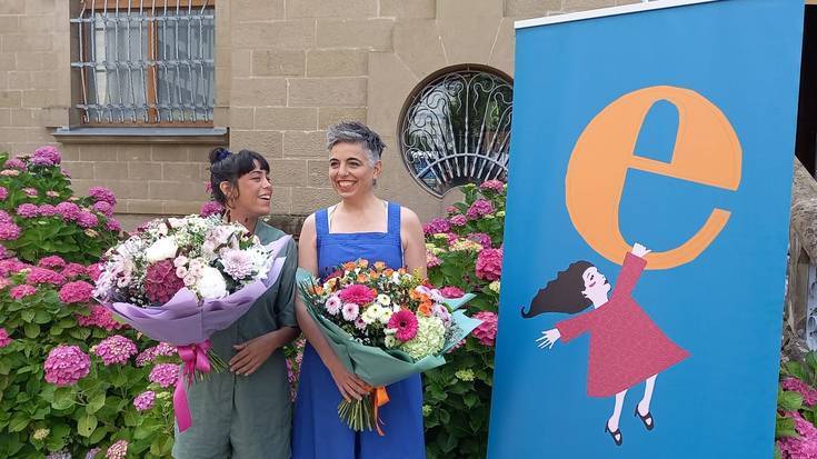 Nerea Ariznabarretaren eta Maite Rosenderen 'Mamuki' lanak irabazi du Etxepare sariketa