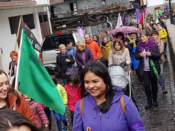 Martxoaren 8an Leitzaldeko greba feministarekin bat egin zuten bi kidek 600 euroko isuna jaso dute