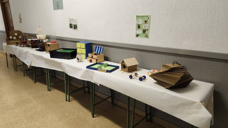 Baztan Zaindu proiektuarekin sortutako lanen erakusketa egin dute Lekaroz Institutuko ikasleek