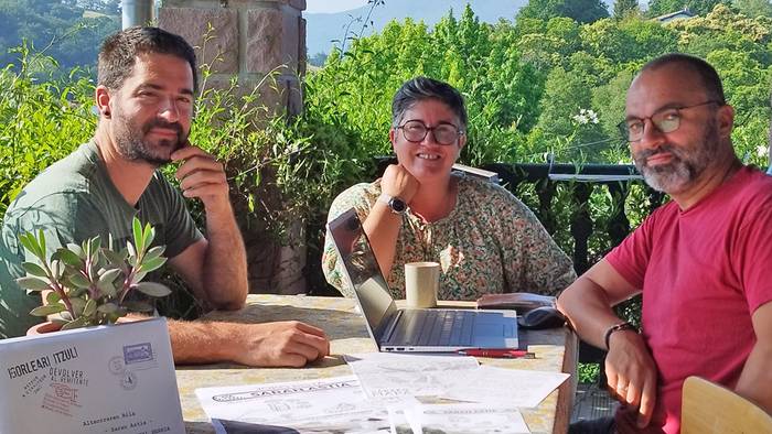 «Gure herriaren historia eta kultura ezagutzeko jokoa da Saran Astia»