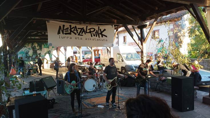 Giro ederrean ospatu dute Nekazalpunk besta Elizondon