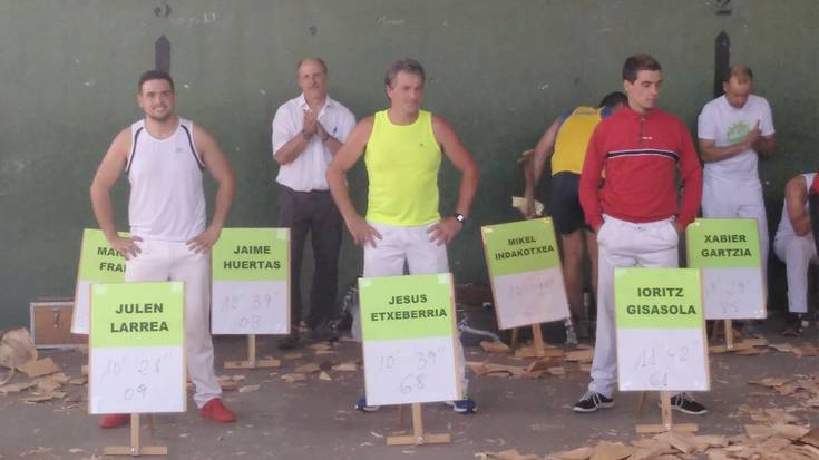 Euskal Herriko hirugarren mailako aizkora txapelketako finalerako txartela lortu du Beintza-Labaiengo Jesus Etxeberriak