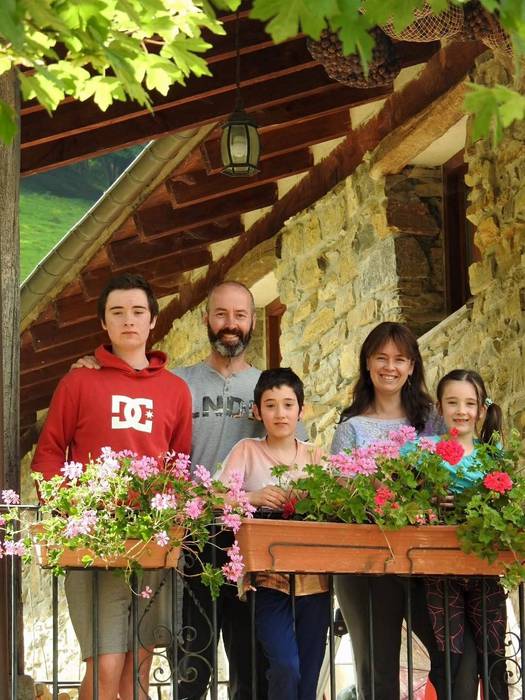 «Bezeroei konfiantzazko klima bat eskaini behar diegu turismoa indartu nahi badugu»