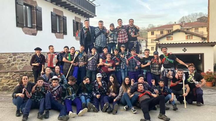 Eguraldi eta giro ederrarekin pasatu dituzte inauteriak sunbildarrek