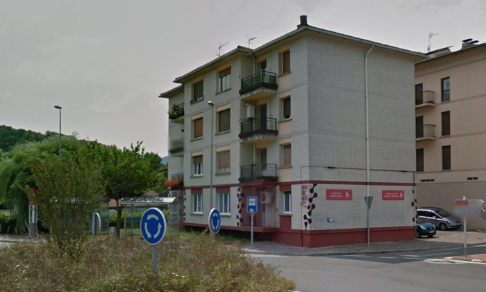 Doneztebeko Udalak pisu bat enkantean atera du