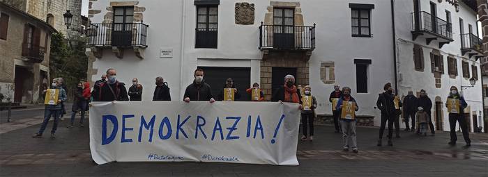 Sarek, Bake Bideak eta Bakegileek elkarrekin egin dute larunbatean euskal presoen alde eginen diren mobilizazioetan parte hartzeko deia
