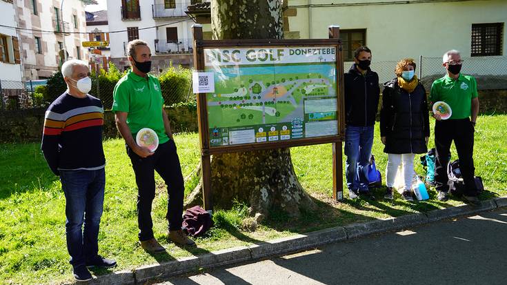 Nafarroako lehen discgolf zelai publikoa inauguratu dute Donezteben
