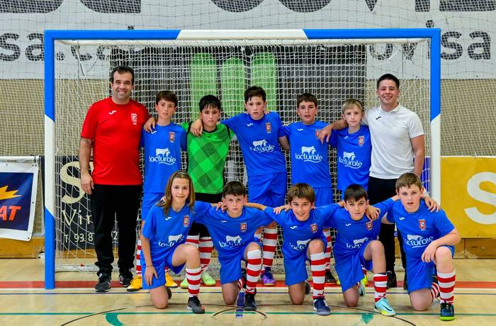 Nafarroako txapeldun izan ondotik Espainiako txapelketan parte hartu du Aurrerako alebinen areto-futbol taldeak