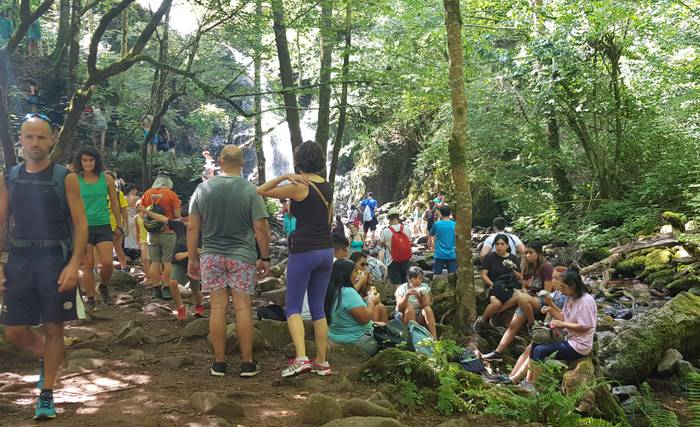 Aste Santuko turisten etorrerarako neurriak adostu dituzte Erratzuko Herriak eta Baztango Udalak