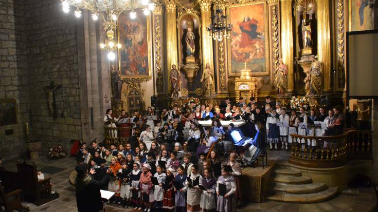 Jendetza bildu du Berako Musika Eskolaren Eguberrietako kontzertuak