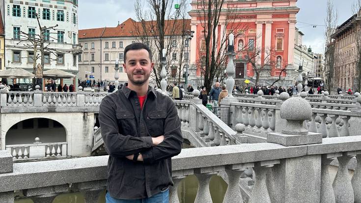 «Kalkuluak egitea eta formulak ikastea baino gehiago da matematika»