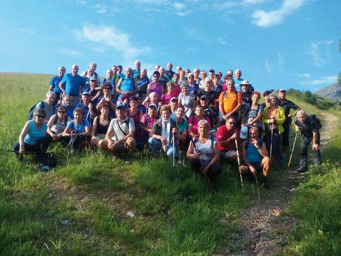 Arkupeak elkarteko 59 mendizale Alkurruntz mendira igo dira