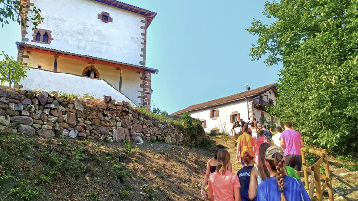 Irurita ezagutzeko ibilbideak prestatu dituzte