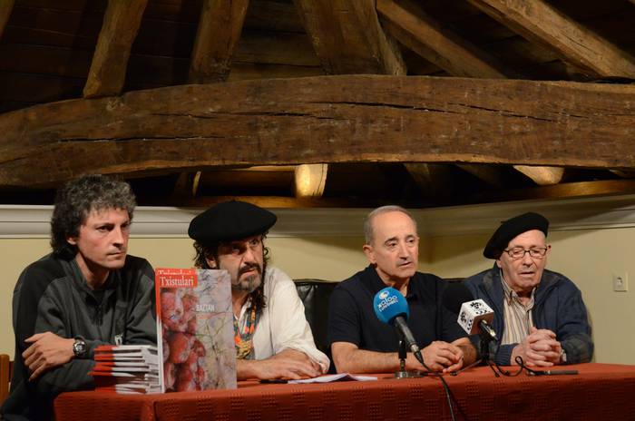 ‘Txistulari’ aldizkariak argitara eman du Larraldetarrek Baztango sagar eta soka dantzen inguruan egindako ikerketa lana 