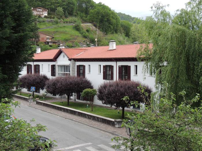 Erizain, sukaldari edo laguntzaile aritzeko lan eskaintzak egin dituzte Lesakako Andra Mari Zahar Etxean