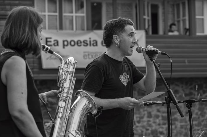 «Euskal kulturgintzaren transmisioa ez dago bermatua gaur egun»