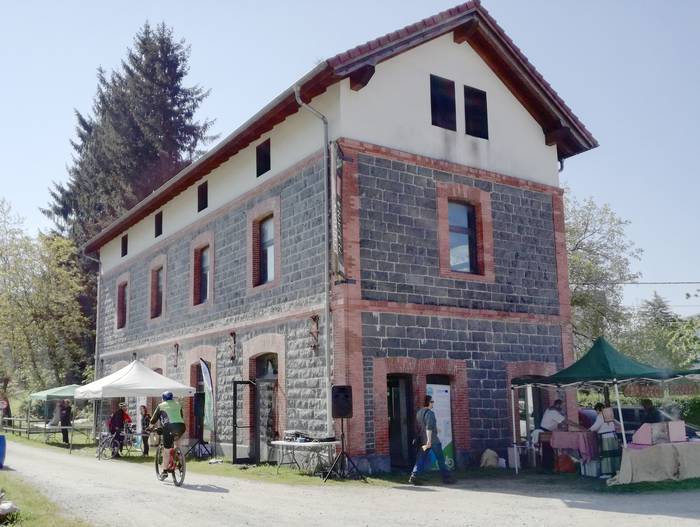 Plazaolako geltokiko proiektua gauzatzeko hitzarmena sinatu dute Leitzako Udalak eta Cederna-Garalurrek