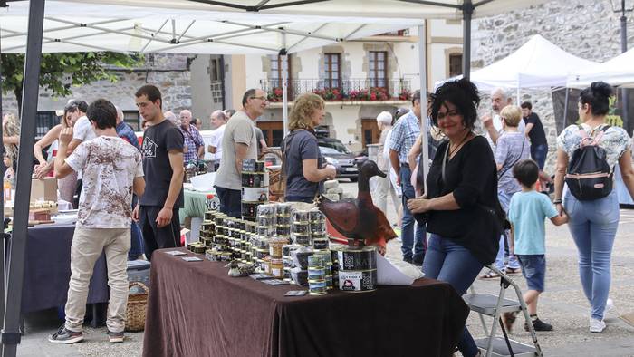 Igande honetan Arriben eginen dute Mendialdeko Azoka Ibiltaria