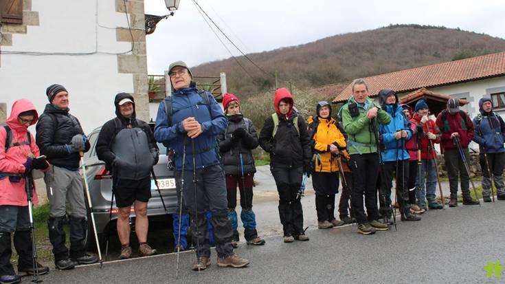 Trabuko Bideko hirugarren etapa osatu dute 86 mendizalek
