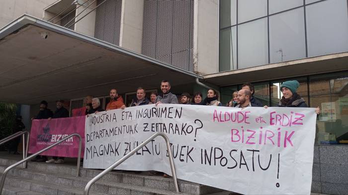 Nafarroako Gobernuak Erdizko proiektuarekiko duen jarrera salatu du Erdiz Bizirik plataformak