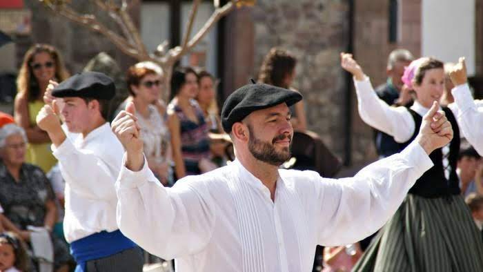 «Pozgarria da gure kultura transmititzea eta emaitza plazan ikustea»
