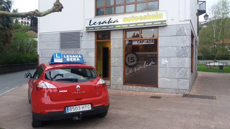 LESAKA BERA AUTOESKOLA